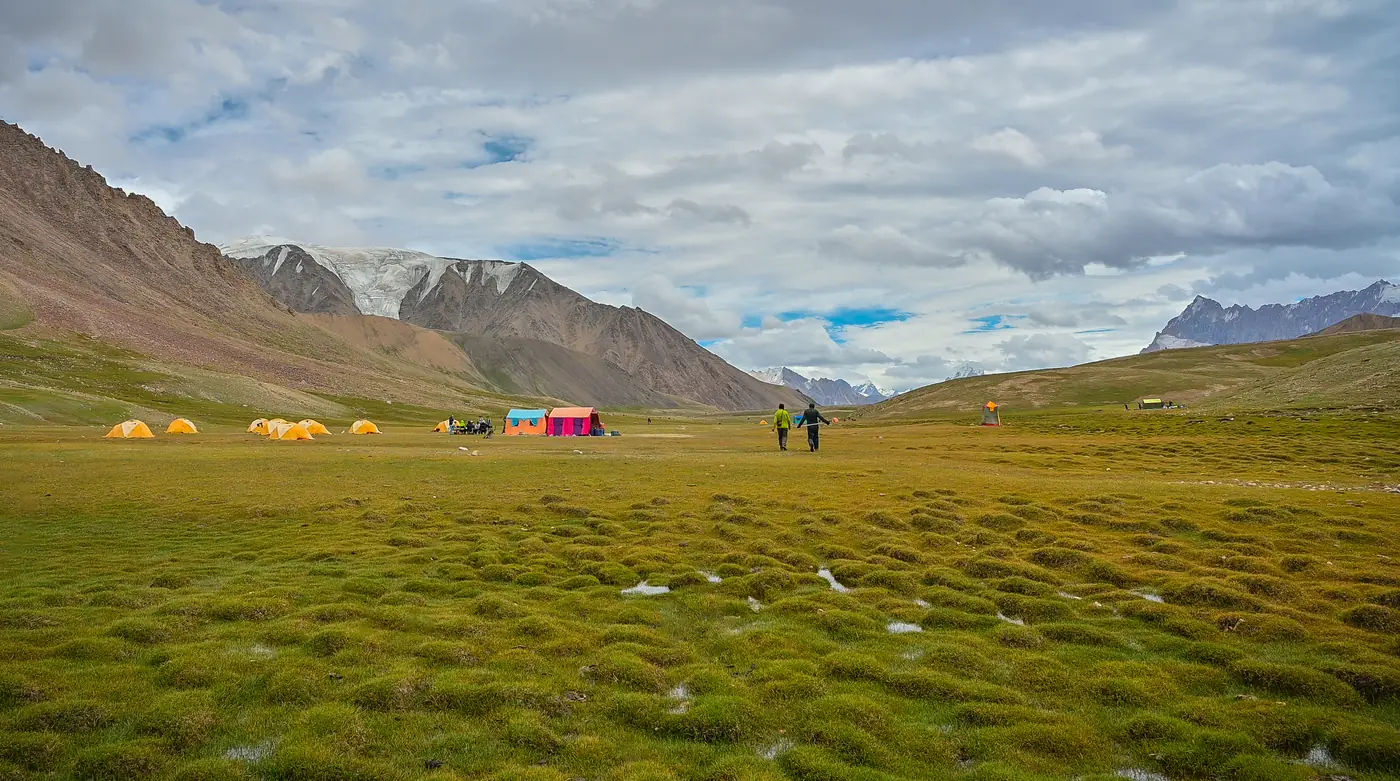 Passes, northern Pakistan. Photograph by Yashkuk