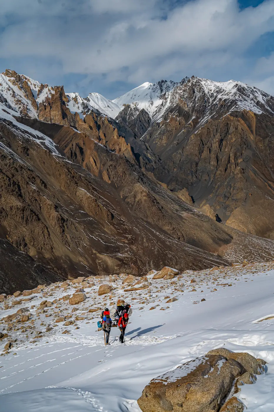 Passes, northern Pakistan. Photograph by Yashkuk