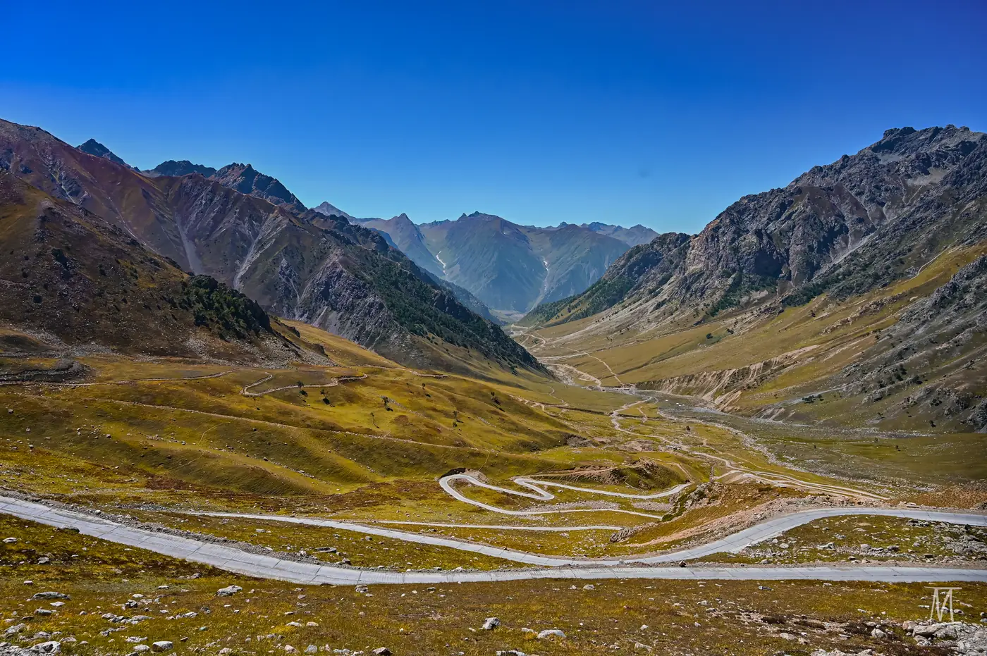 Passes, northern Pakistan. Photograph by Yashkuk