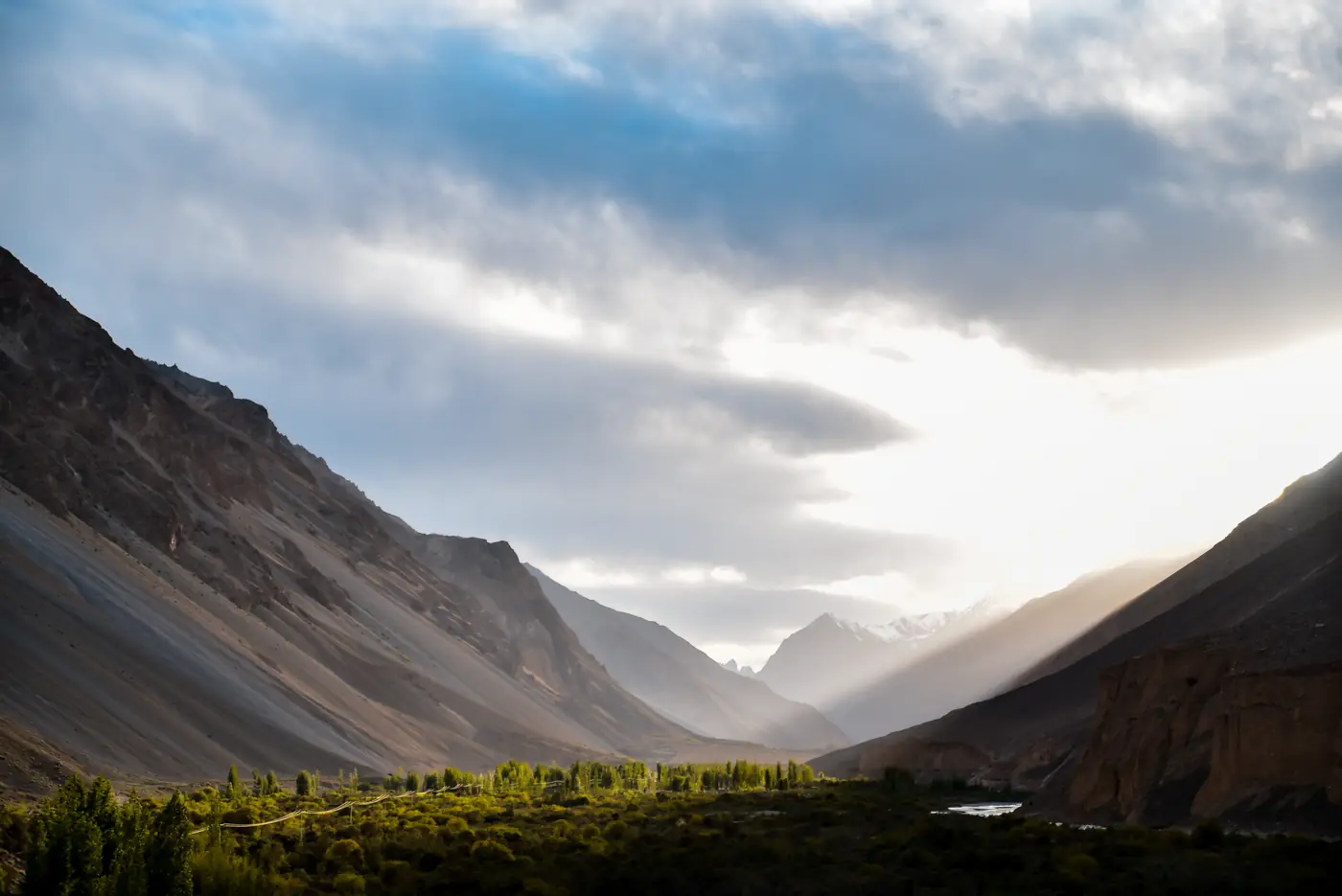 Valleys, northern Pakistan. Photograph by Yashkuk