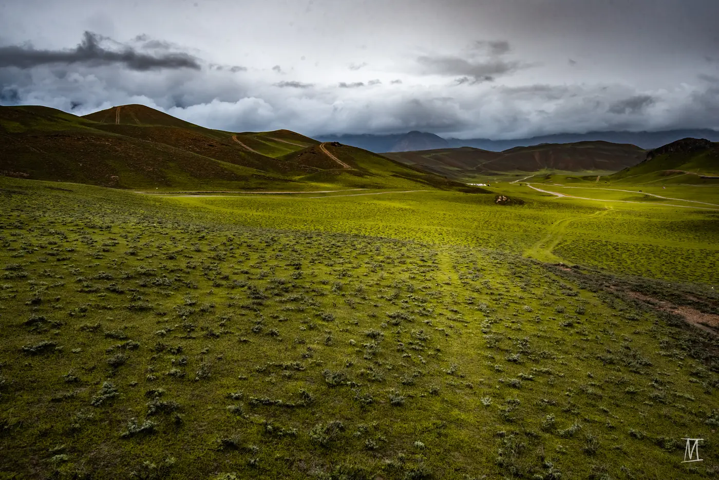 Valleys, northern Pakistan. Photograph by Yashkuk