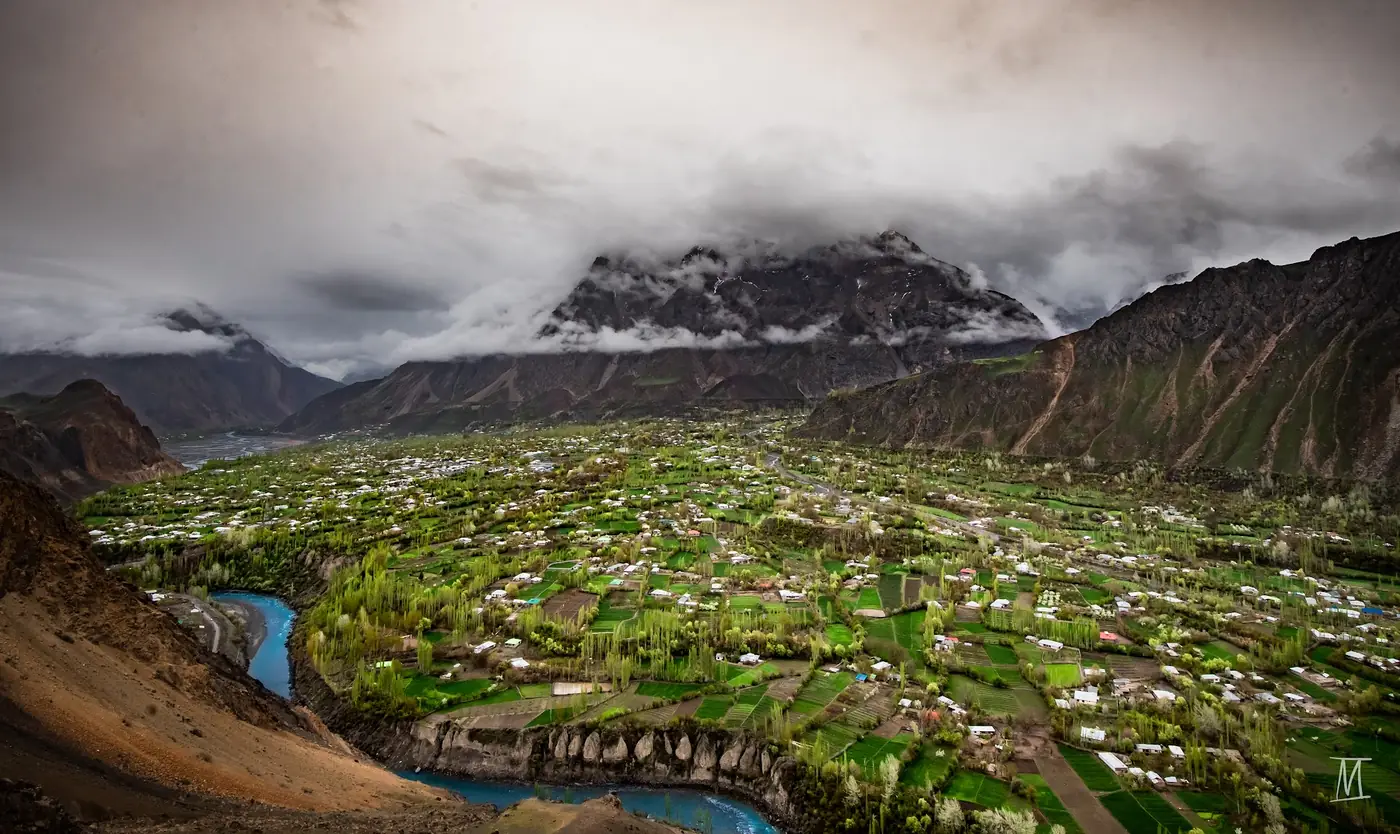 Valleys, northern Pakistan. Photograph by Yashkuk